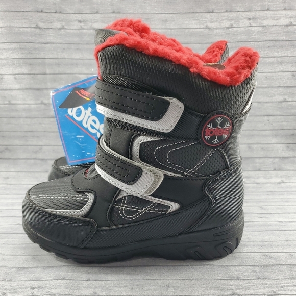 NWOB Totes Snow Winter Waterproof Boots Totes Tayton Black Red Size‎ 11 Child - Picture 1 of 11